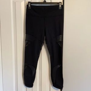 lululemon LAB Size 6 Hi-Rise Black 3/4 length Leggings - Luxtreme